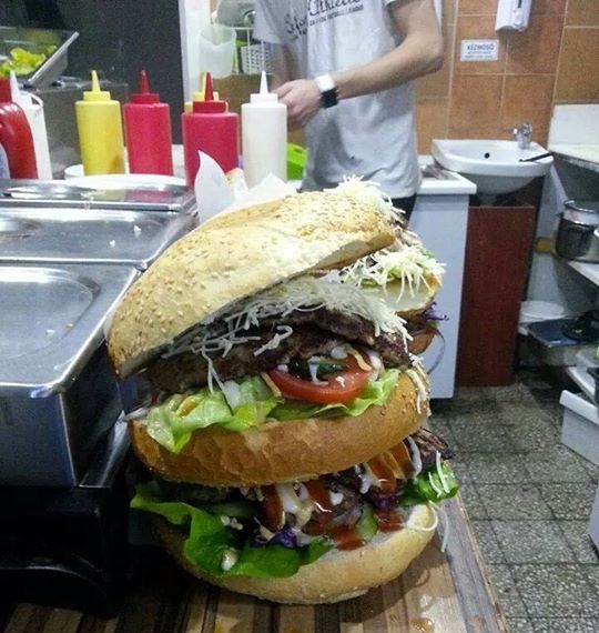 Mega Megálló - Mindent bele burger
